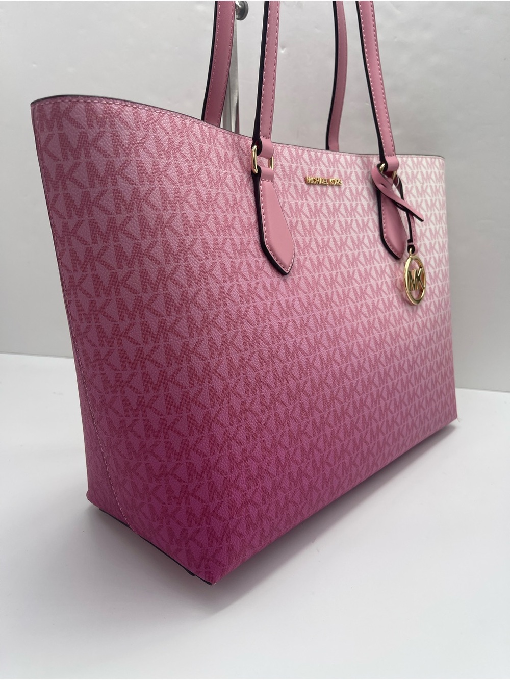 MICHAEL MICHAEL KORS SHEILA
CARNATION LG TOTE bag & Double Zip Ombré Lg Wallet - Picture 14 of 16